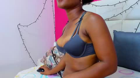 Snapshot of malu_hot69 chatting on March 1, 2025, 5:38 pm Malu online show from March 1, 2025, 5:38 pm