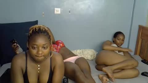 mama_pussie online show from October 26, 2025, 1:17 pm