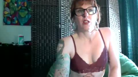 mamafoxxx911 online show from September 24, 2025, 3:15 pm