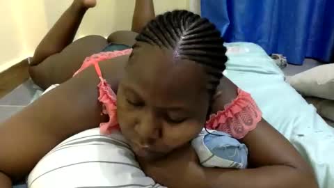 mamasita2023 online show from November 11, 2025, 8:20 pm