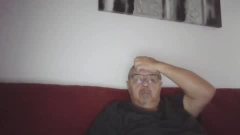 OLDMANFREE online show from November 2, 2025, 3:47 pm