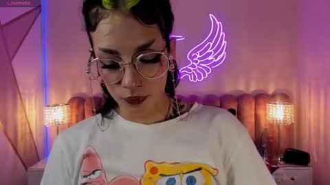 Snapshot of mamushka_ chatting on September 17, 2025, 9:05 pm   online show from September 17, 2025, 9:05 pm