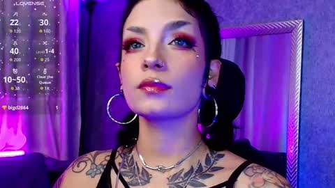 Snapshot of mamushka_ chatting on September 19, 2025, 10:54 pm   online show from September 19, 2025, 10:54 pm