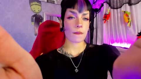 Snapshot of mamushka_ chatting on October 24, 2025, 4:03 pm   online show from October 24, 2025, 4:03 pm