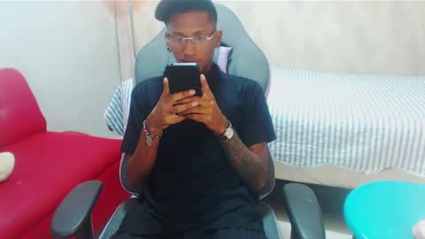 man_san11 online show from December 21, 2024, 2:37 pm