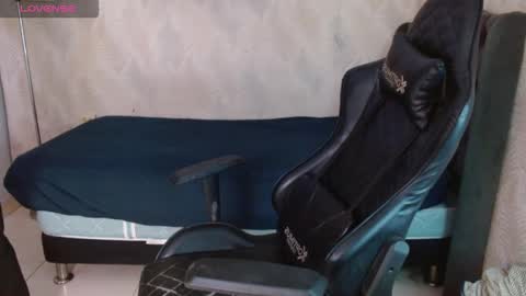 man_san11 online show from September 22, 2025, 5:15 pm