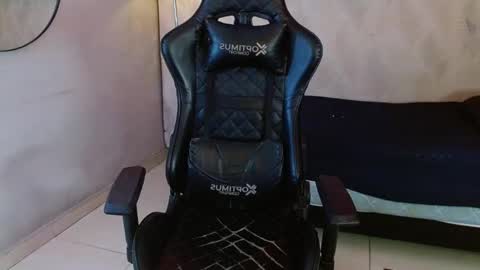 man_san11 online show from October 15, 2025, 5:24 pm