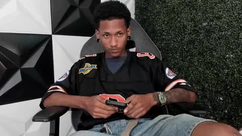 Snapshot of man_sant11 chatting on April 11, 2026, 4:33 pm man_sant11 online show from April 11, 2026, 4:33 pm