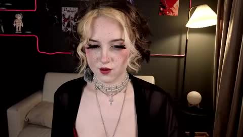 Luna online show from April 14, 2026, 10:16 pm