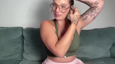 Mandy online show from October 22, 2025, 1:28 am