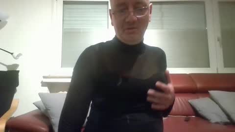 mandywinger online show from March 3, 2025, 9:44 am