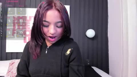 Snapshot of manelyk_evanss chatting on November 8, 2025, 11:10 am manelyk_evanss online show from November 8, 2025, 11:10 am