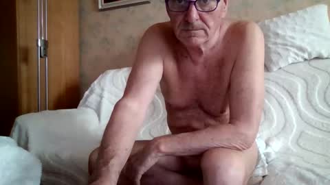 manes5858 online show from April 18, 2026, 1:59 pm