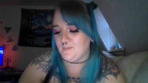 Snapshot of manicpixiepop chatting on November 11, 2025, 10:10 pm ManicPixiePop online show from November 11, 2025, 10:10 pm