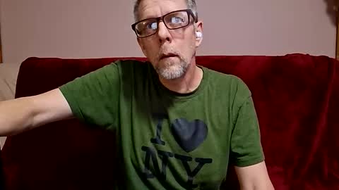 Snapshot of manlymanson chatting on December 17, 2025, 1:44 am Dickinabox online show from December 17, 2025, 1:44 am