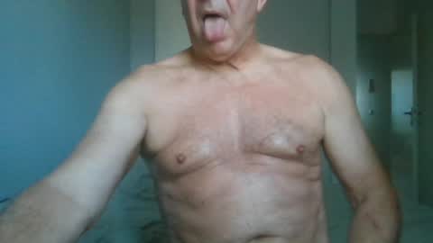Snapshot of manngrossbite chatting on June 28, 2026, 7:14 am manngrossbite online show from June 28, 2026, 7:14 am