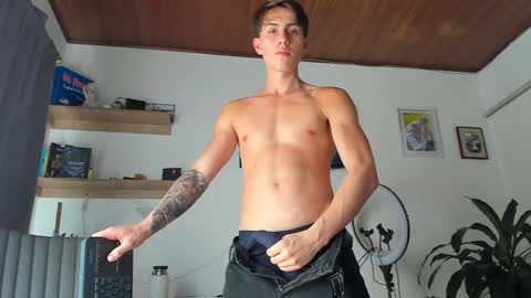 manucute 23  online show from January 31, 2026, 7:11 pm