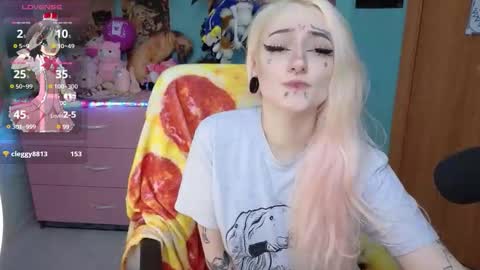 Manuela online show from February 16, 2026, 8:38 pm