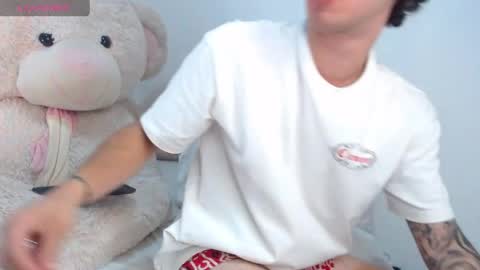 Manuel online show from May 9, 2026, 3:01 am