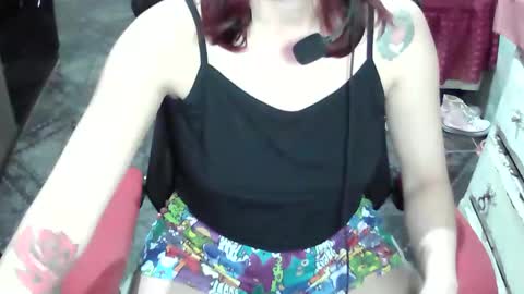 Manu Escarlate online show from October 27, 2025, 2:04 am