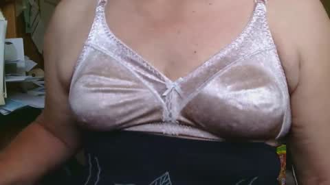 manwithboobs online show from September 18, 2025, 6:32 pm