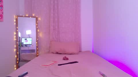     online show from April 5, 2026, 7:05 am