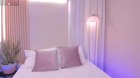 Mara  online show from November 15, 2025, 7:54 pm