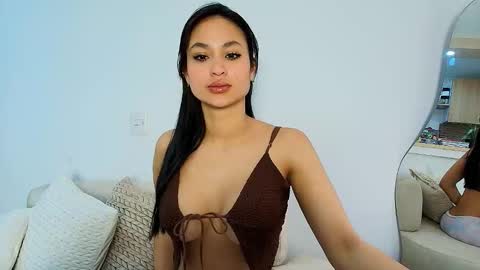 Snapshot of mara_daves chatting on October 31, 2025, 2:29 pm Mara online show from October 31, 2025, 2:29 pm