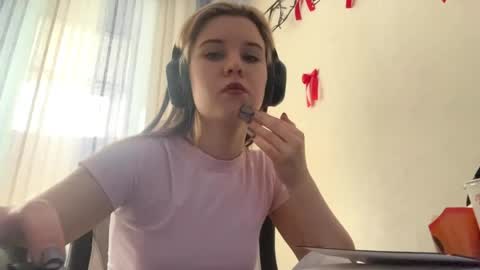 Kelly online show from May 5, 2026, 2:19 am