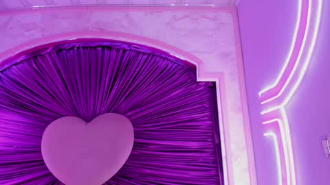Snapshot of maralinette22 chatting on October 12, 2025, 10:25 am maralinette22 online show from October 12, 2025, 10:25 am