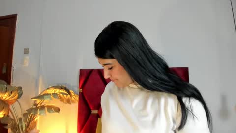 MaraRosenthal online show from September 26, 2025, 11:47 am