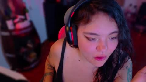 marcela2101s online show from October 21, 2025, 10:32 pm