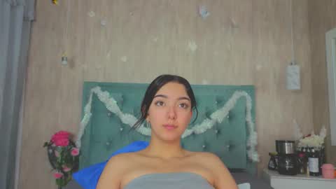 Snapshot of marcelaa_fox chatting on December 15, 2025, 8:13 pm Marcela online show from December 15, 2025, 8:13 pm