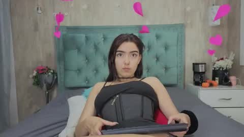 Snapshot of marcelaa_fox chatting on February 19, 2026, 9:22 pm Marcela online show from February 19, 2026, 9:22 pm