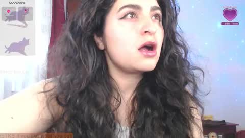 Snapshot of marceline_uu chatting on November 4, 2025, 8:30 pm M A R C I online show from November 4, 2025, 8:30 pm