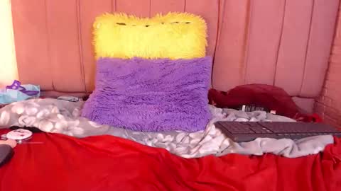 marcelinecutte303av online show from December 14, 2025, 11:31 pm