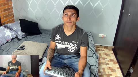 Marck  Independent model  online show from December 27, 2024, 3:31 am