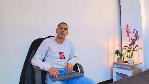 marco_cross online show from June 13, 2026, 12:25 pm
