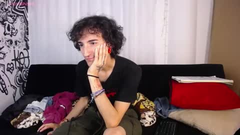 marco_xxx010 online show from October 17, 2025, 8:28 am