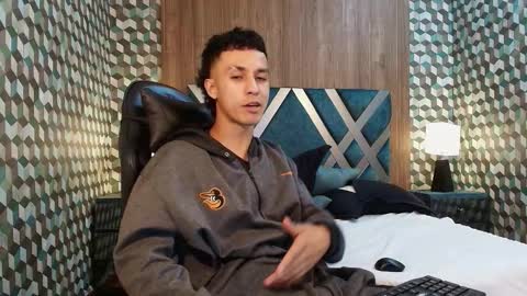 marcus_jeron online show from December 20, 2025, 2:18 am