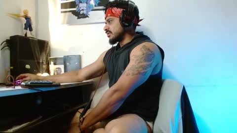 Snapshot of marcus_phoenix chatting on February 9, 2025, 3:22 am Marcus online show from February 9, 2025, 3:22 am