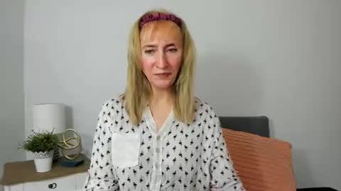 margaretmature online show from February 7, 2025, 4:24 pm