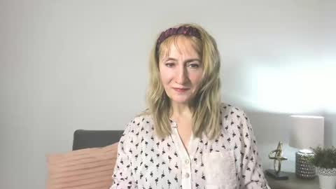 margaretmature online show from February 12, 2025, 4:33 pm