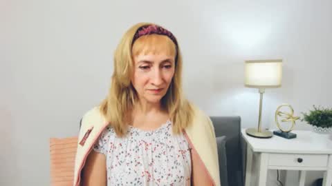 margaretmature online show from February 14, 2025, 1:18 pm