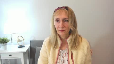 margaretmature online show from February 15, 2025, 6:12 am