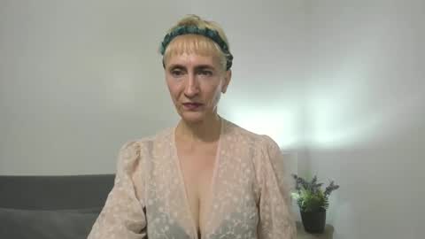 margaretmature online show from September 12, 2025, 12:05 pm