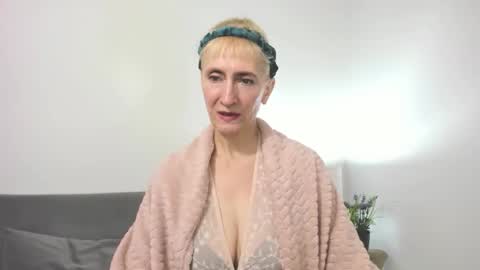 margaretmature online show from October 10, 2025, 12:48 pm