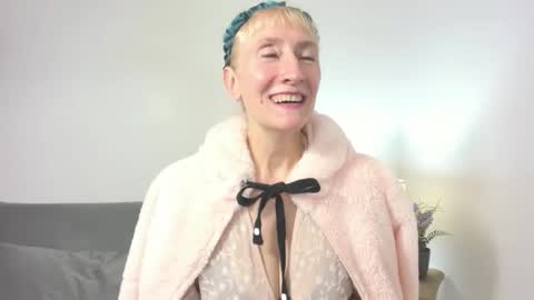 margaretmature online show from October 23, 2025, 3:22 pm