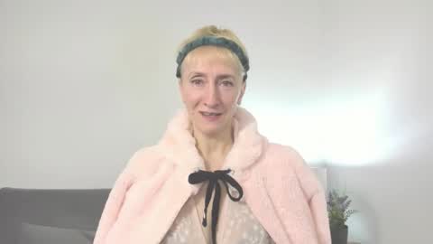 margaretmature online show from November 3, 2025, 7:20 am