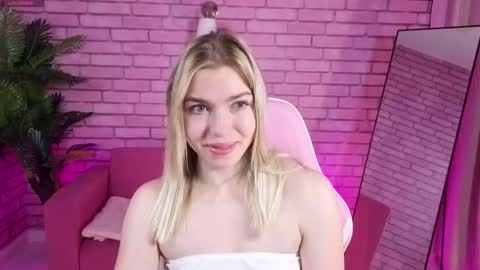 margo_robbbie online show from November 4, 2025, 1:16 am